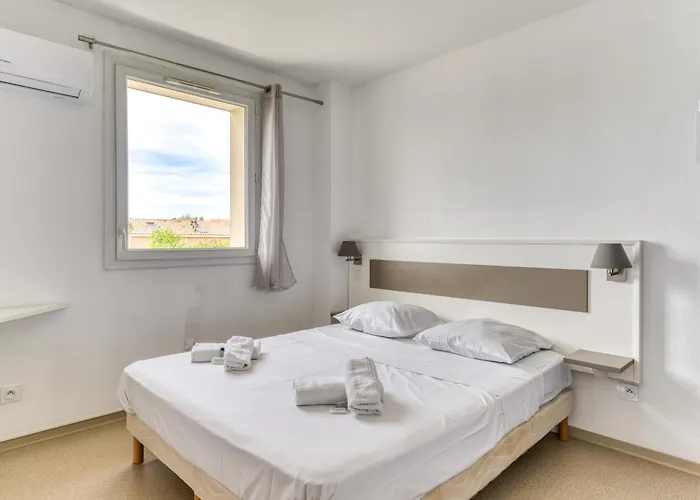 Appart hôtel Vacancéole - Les Demeures Torrellanes - Saint-cyprien 3*