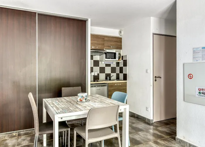Appart hôtel Vacancéole - Les Demeures Torrellanes - Saint-cyprien 3*