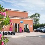 Апарт-отель Vacanceole - Les Demeures Torrellanes - Saint-cyprien 3*