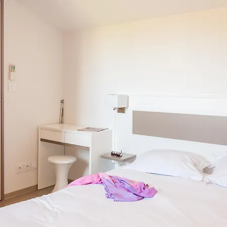 Aparthotel Vacancéole - Les Demeures Torrellanes - Saint-cyprien 3*