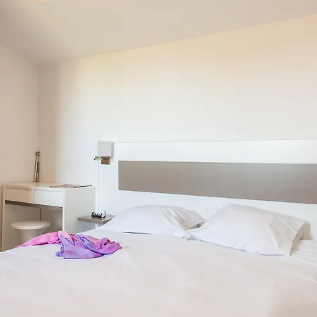 Vacanceole - Les Demeures Torrellanes - Saint-cyprien Apart Otel 3*
