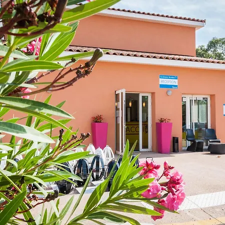 アパートホテル Vacanceole - Les Demeures Torrellanes - Saint-cyprien 3*