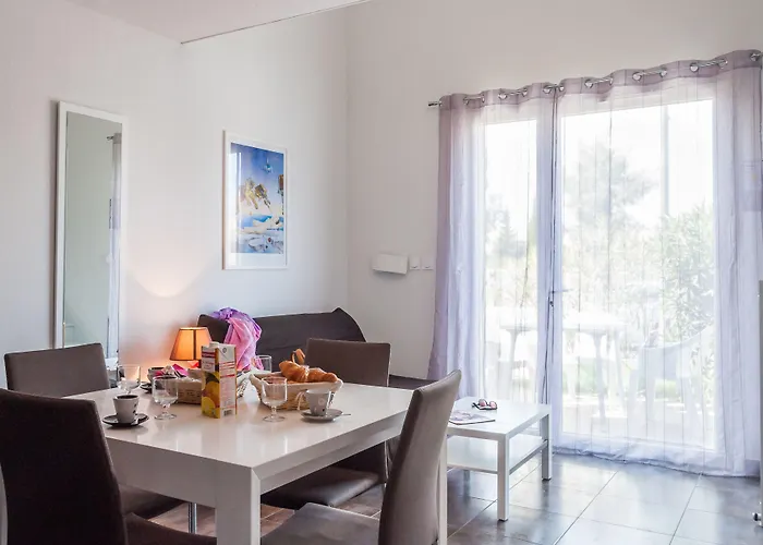 Vacanceole - Les Demeures Torrellanes - Saint-cyprien Apart Otel 3*